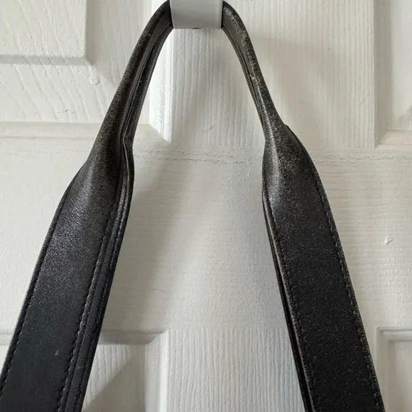 Vintage Gucci Purse, Black, Double Strap, inside zip pocket used - Picture 5 of 10